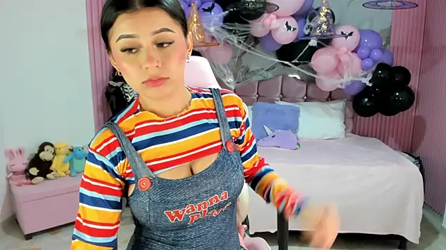 Yuli_16 Adlı Modelin Canlı XXX Sohbeti
