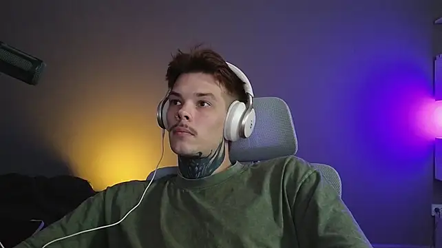 Онлайн чат XXX DENIS_HERE