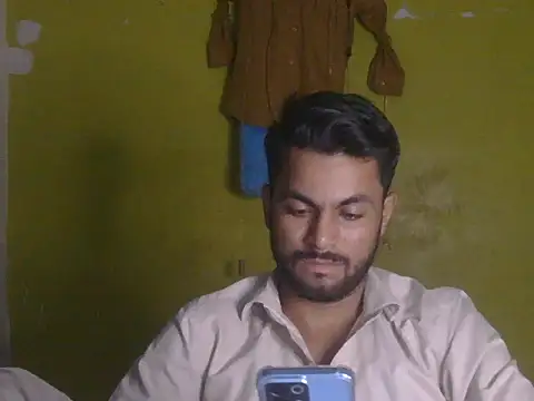 Stubborndesiboy Live XXX-Chat