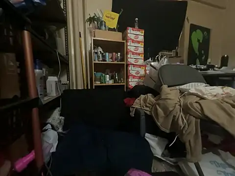 Snowbunnycake_131 Show in webcam