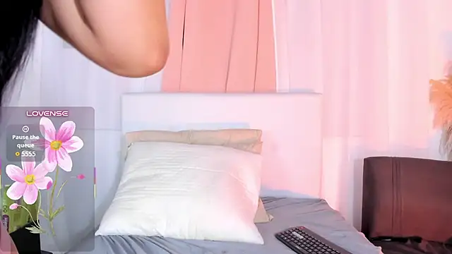 Celeste_Rox Adlı Modelin Canlı XXX Sohbeti