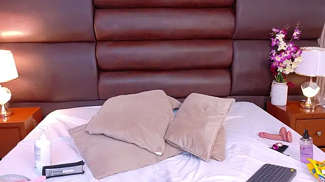 LaylaaDoll Chat XXX live