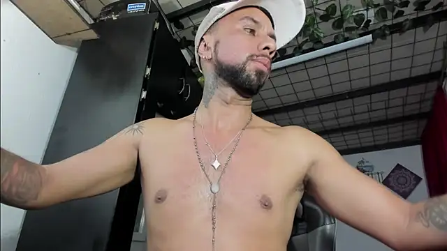 Arian_Pervert élő XXX-chatje