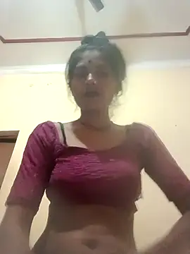 Sushmita-Love143's Live XXX Chat