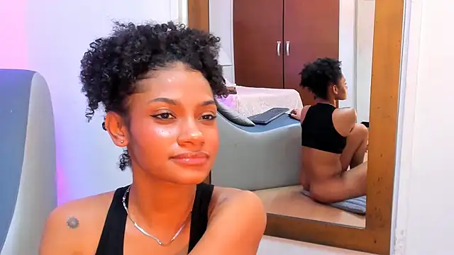 XXX chat uživo modela kamii_arias