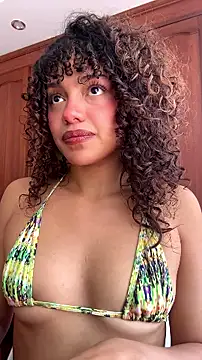 CurlyLia_ live XXX chat