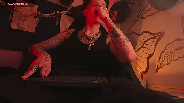 Black_Sshadow live XXX chat