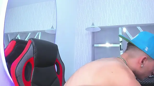 Chat +18 de hunterheat__ ao vivo