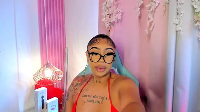 Mia_Jansen Adlı Modelin Canlı XXX Sohbeti