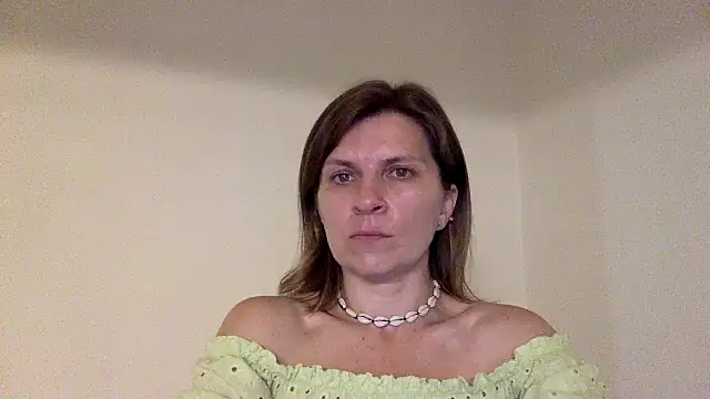 Zirellinyn Live XXX chat