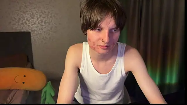 צ'אט XXX בשידור חי של hotcutJake