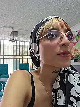 Dani-peggin Chat XXX in diretta