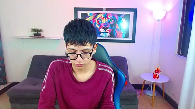 alexcum_18 Adlı Modelin Canlı XXX Sohbeti