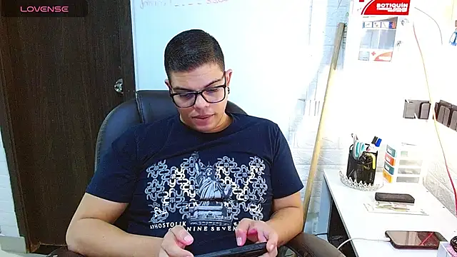 Realjoel01 লাইভ XXX চ্যাট