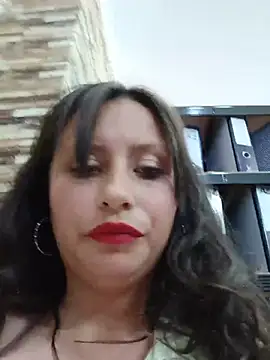 LIA--23n Live XXX chat