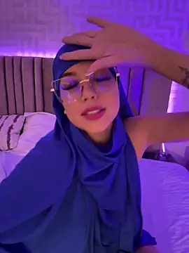 naishaa_'s Live XXX Chat