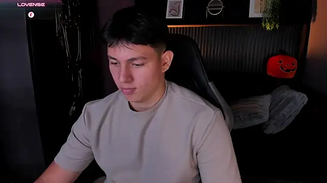 JamesCr_'s Live XXX Chat