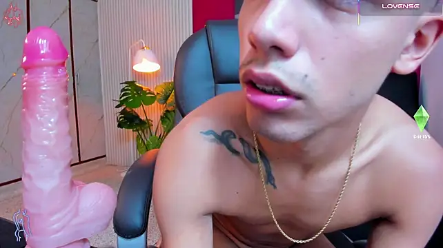 Naughty_BoyW Live XXX-Chat