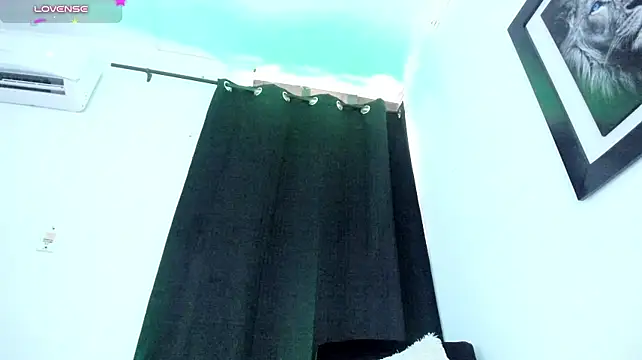 BRITANY_WELLS_'s Live XXX Chat