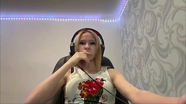linaloawot's Live XXX Chat
