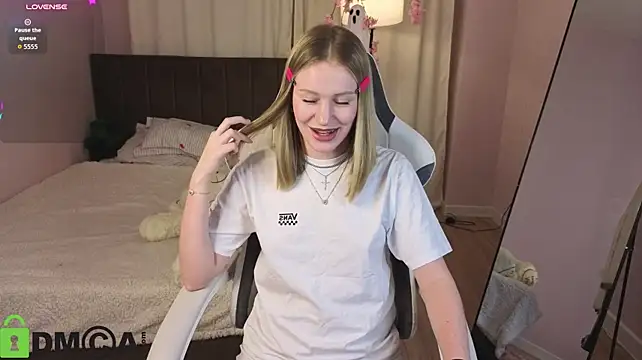 EvaHamilton 现场XXX聊天