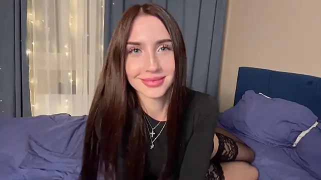 MimiKitty Adlı Modelin Canlı XXX Sohbeti