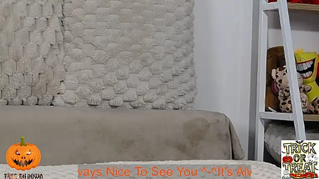Avgust__ Live XXX Chat