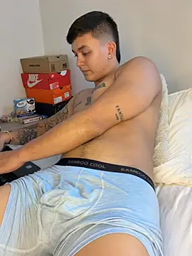 Christopher_strongg XXX чат на живо