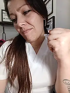 SARA_21-'s Live XXX Chat