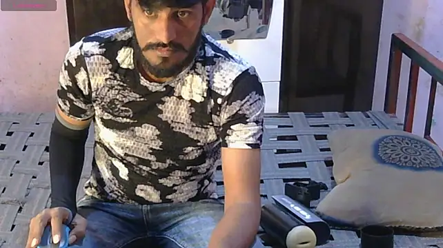 Yuvi_hot Obrolan Langsung XXX