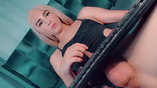 CharlotteBigCockn Webbikameraesitys