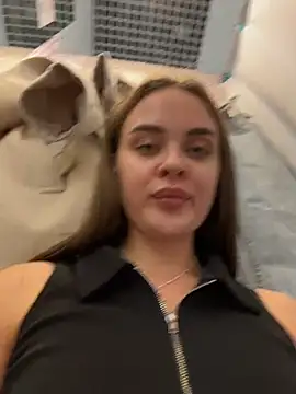 Chat +18 de KristiRich ao vivo