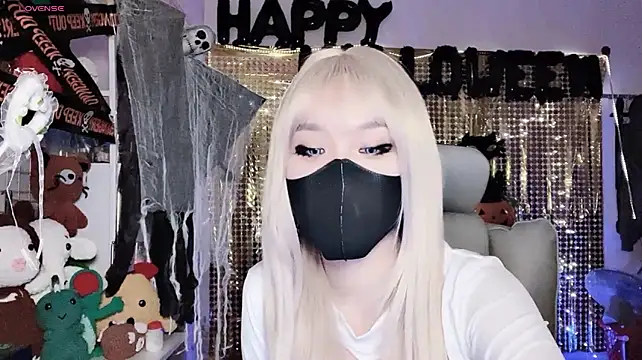 Tieu-May's Live XXX Chat