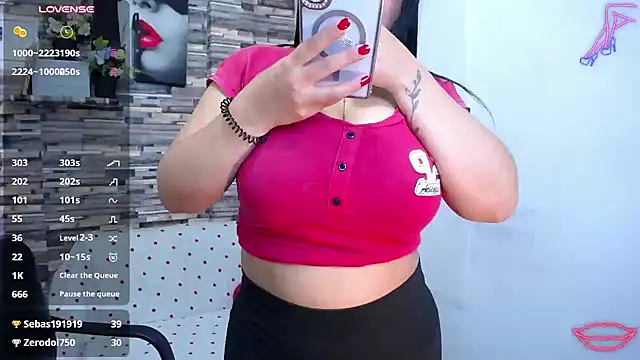 Živý XXX chat miaboobss