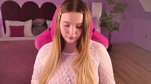 CharlotteAtwoood Adlı Modelin Canlı XXX Sohbeti