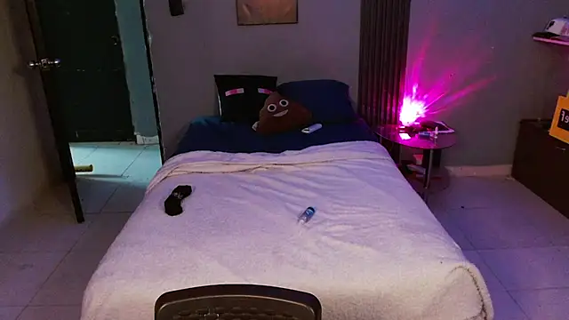 צ'אט XXX בשידור חי של Mr_yisuzz