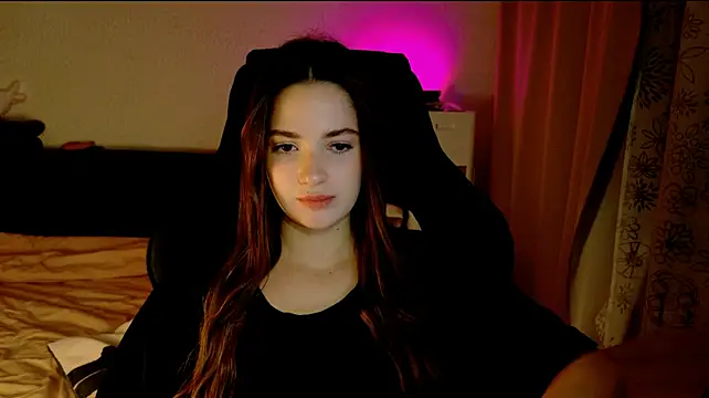 KiraVair's Live XXX Chat