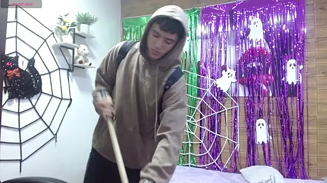Ryan_grayx 即時 XXX 聊天
