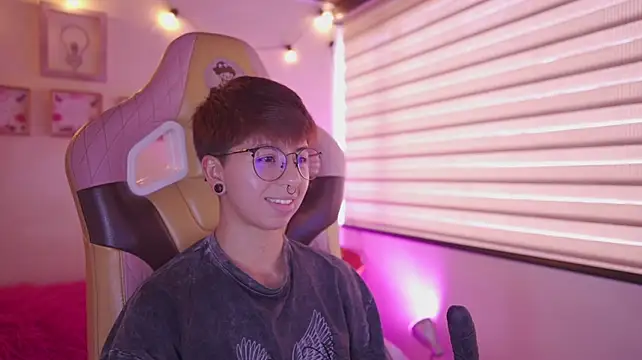 Chat XXX ao vivo de tommy_blue