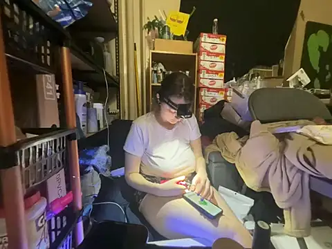 Snowbunnycake_131's Live XXX Chat