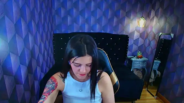 Chatroom XXX en direct de LiaHarryis