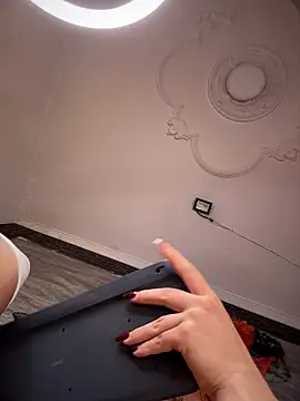 Czat XXX na żywo – Mia_Luxor