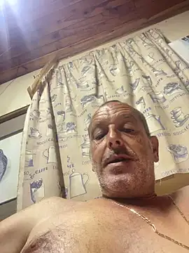 Chat +18 de GeldenKuy ao vivo
