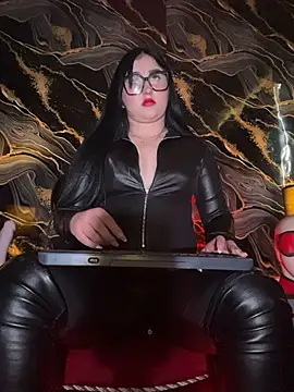 Živý XXX chat Madamedaphne_