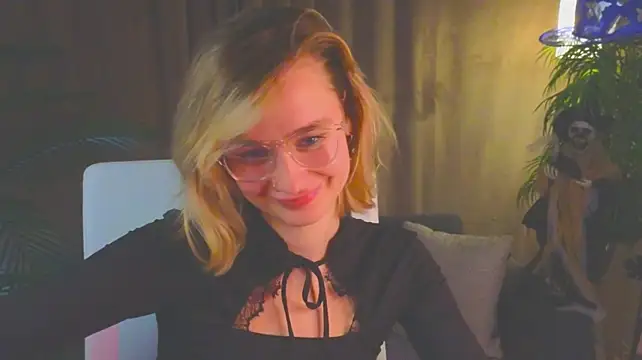 NoraMoreau Live XXX-chat