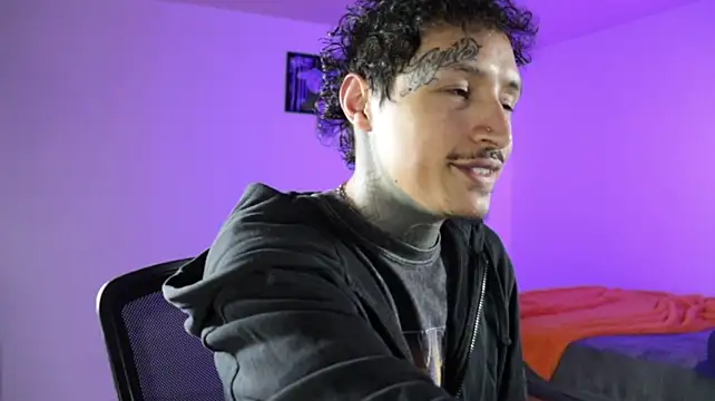 Chat XXX ao vivo de trieone