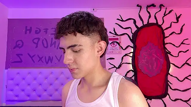 Chat XXX en directo de Eithan__wolf