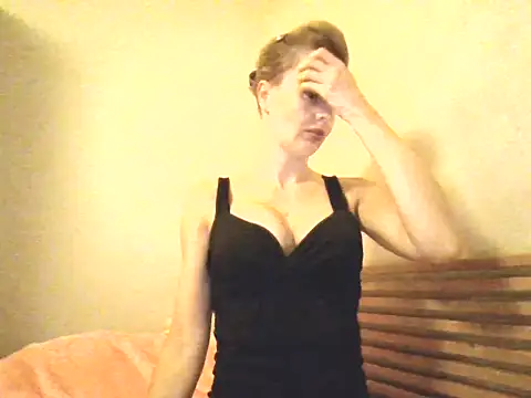 Nirayaa Live XXX-Chat
