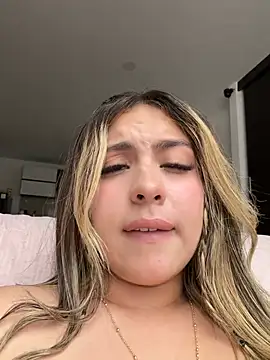 Cloee_Rainbow1's Live XXX Chat
