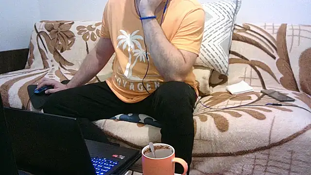 צ'אט XXX ב שידור חי של WildBoar_69